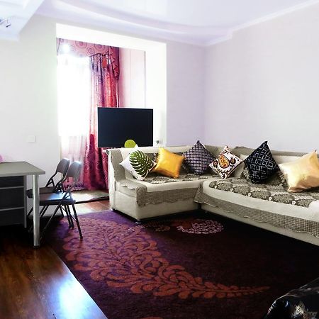 Maximus Apartament Bishkek Exterior photo
