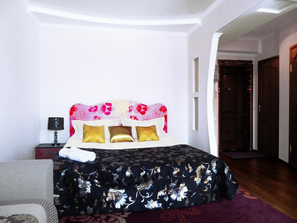 Maximus Apartament Bishkek Exterior photo